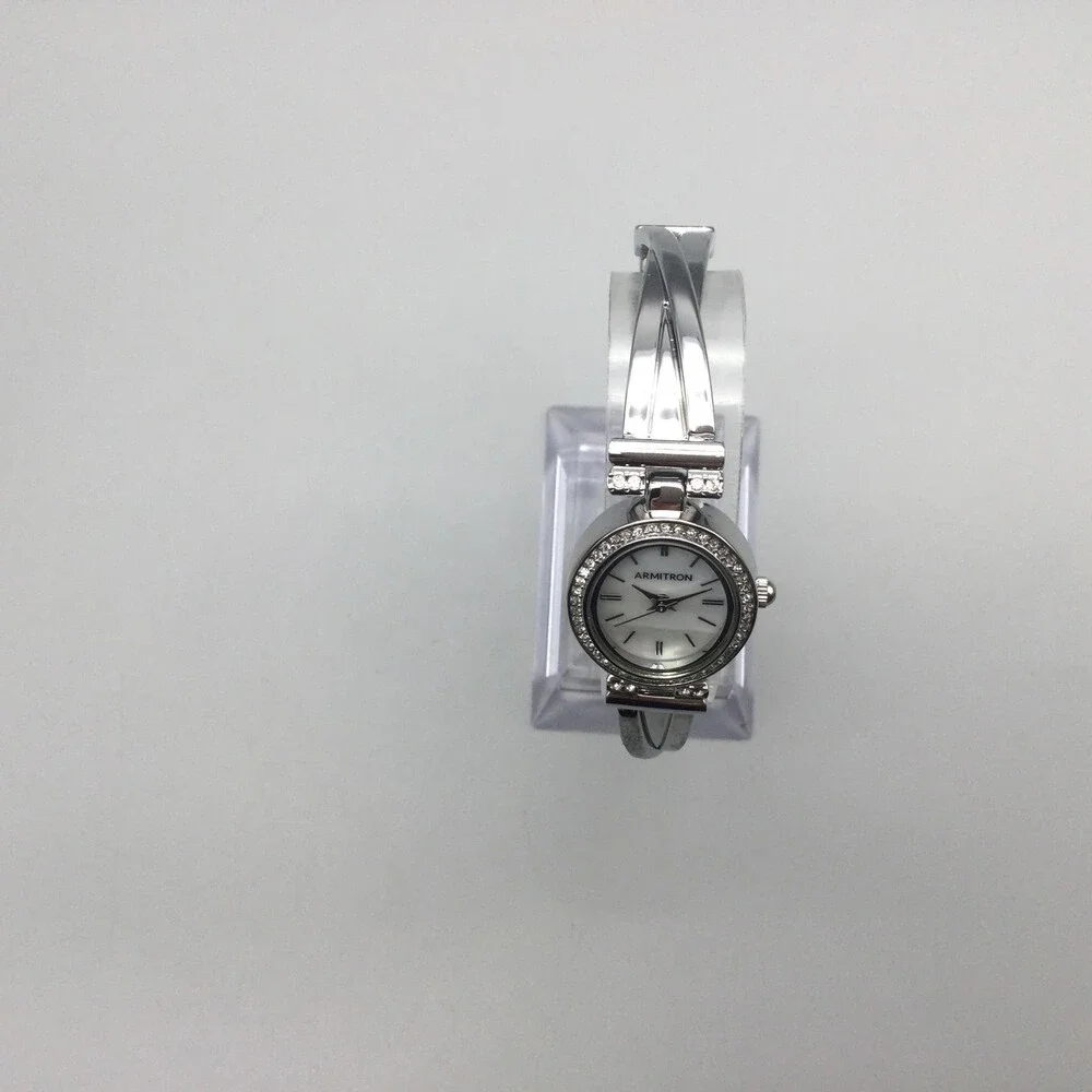 Armitron Womens Watch 21mm White Oval Dial Silver Tone Crystals New Battery 7.5